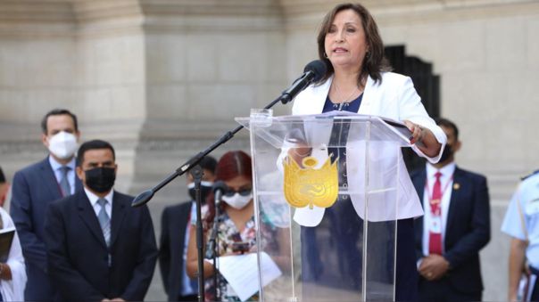 Norma Yarrow presenta acusación constitucional contra Dina Boluarte por presunta incompatibilidad de&nbsp;funciones