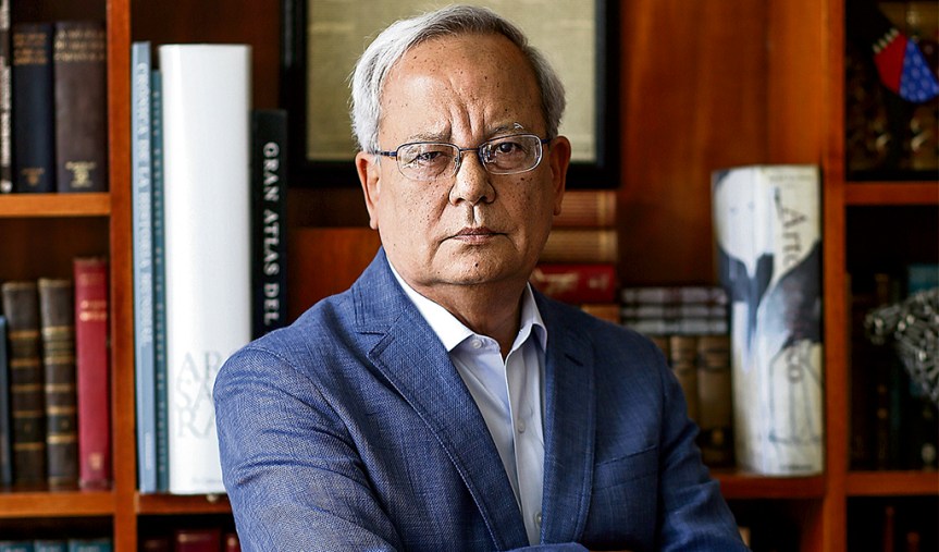 Somos un país que tuvo que elegir a un analfabeto funcional para no caer en manos de la cabecilla de una mafia vasta en crímenes y experta en&nbsp;latrocinios