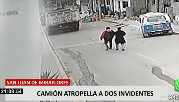 Pareja de invidentes es atropellada por camión que iba en&nbsp;retroceso