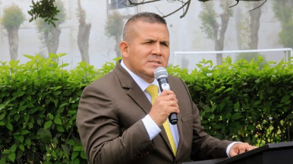 Ministro Javier Arce presenta su renuncia «irrevocable» al cargo por motivos «de índole&nbsp;personal»