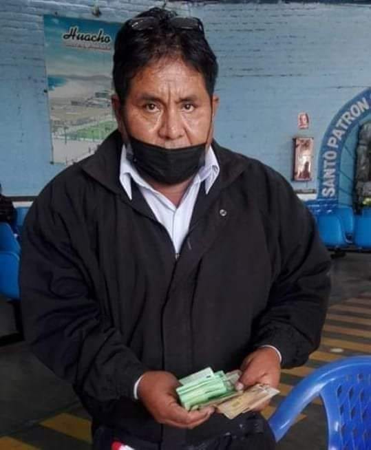 Huacho: pasajero encuentra billetera con 4,700 euros y ahora pide ubicar al&nbsp;dueño