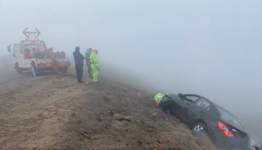 Familia salvó de morir tras despiste de auto en la Variante de&nbsp;Pasamayo