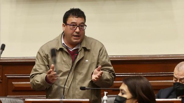 Congresista Edwin Martínez pide censurar al ministro de Justicia tras expresiones sobre cierre del&nbsp;Parlamento