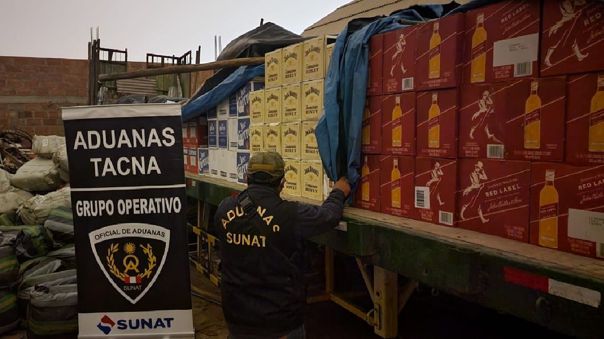 Tacna: Sunat incauta cargamento de ropa y licores de contrabando por más 500 mil&nbsp;dólares