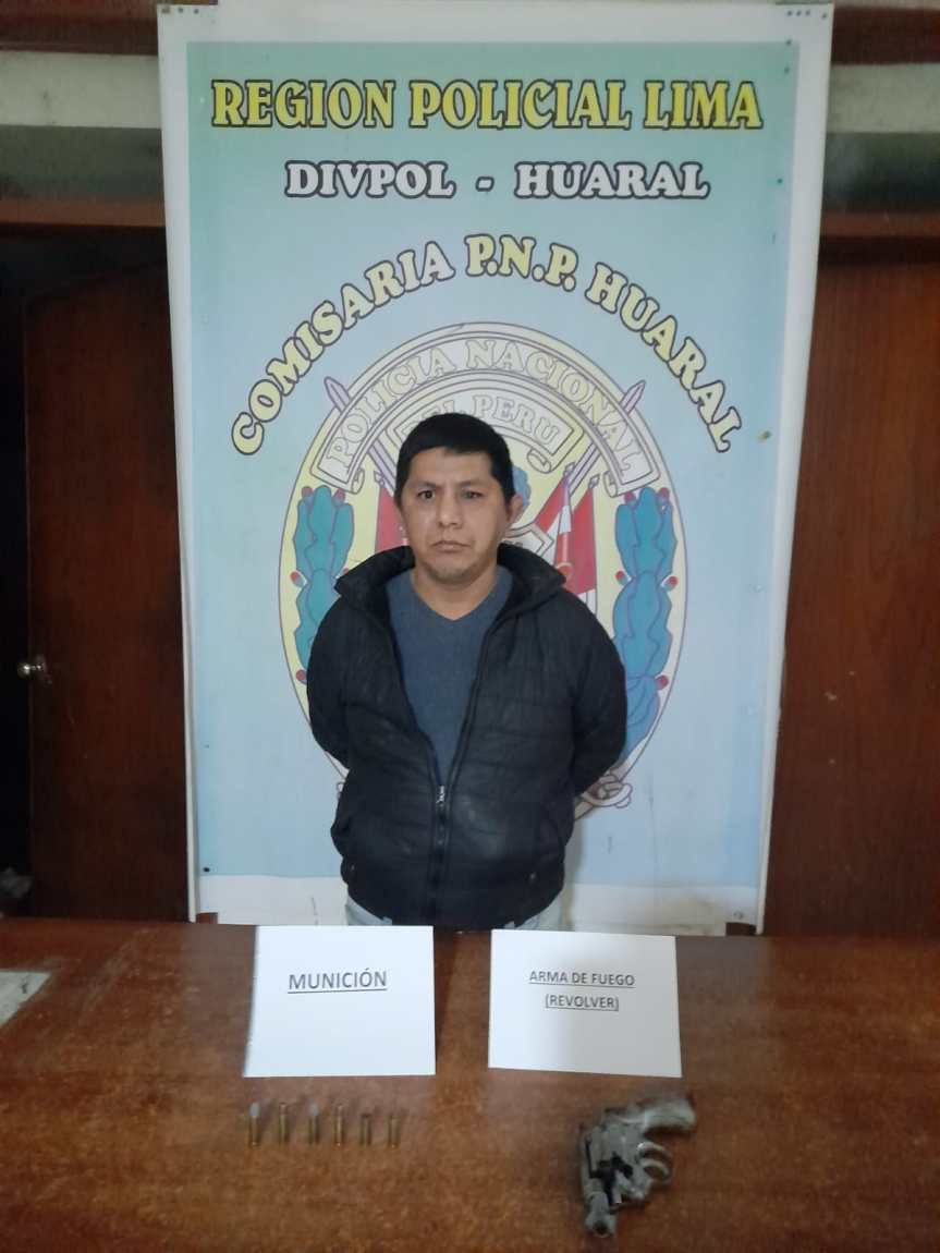 Hombre es detenido por la policía tras dispararle a su amigo, con quien compartía en un&nbsp;bar