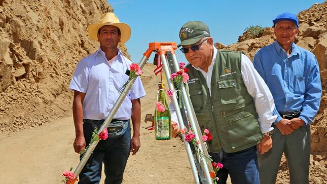 Con intervención de maquinarias pesadas del Gore Lima, Ricardo Chavarría culmina e inaugura 3 km de vía de acceso, en&nbsp;Sumbilca