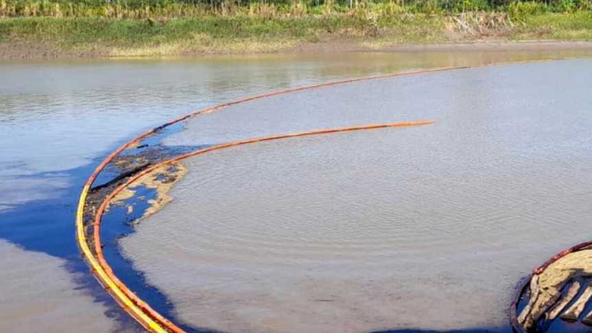 El presidente Pedro Castillo tiene un nuevo problema en Perú; atentados a oleductos crean catástrofe&nbsp;ambiental