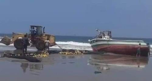 Pescador muere y otro desaparece tras naufragio de embarcación por fuerte&nbsp;oleaje