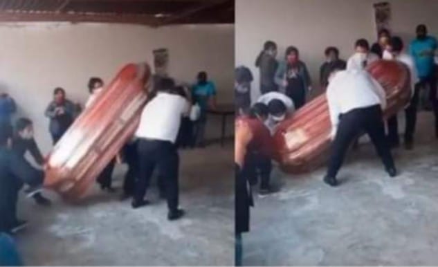 Se les cae féretro a cargadores por despedirlo de su casa&nbsp;bailando