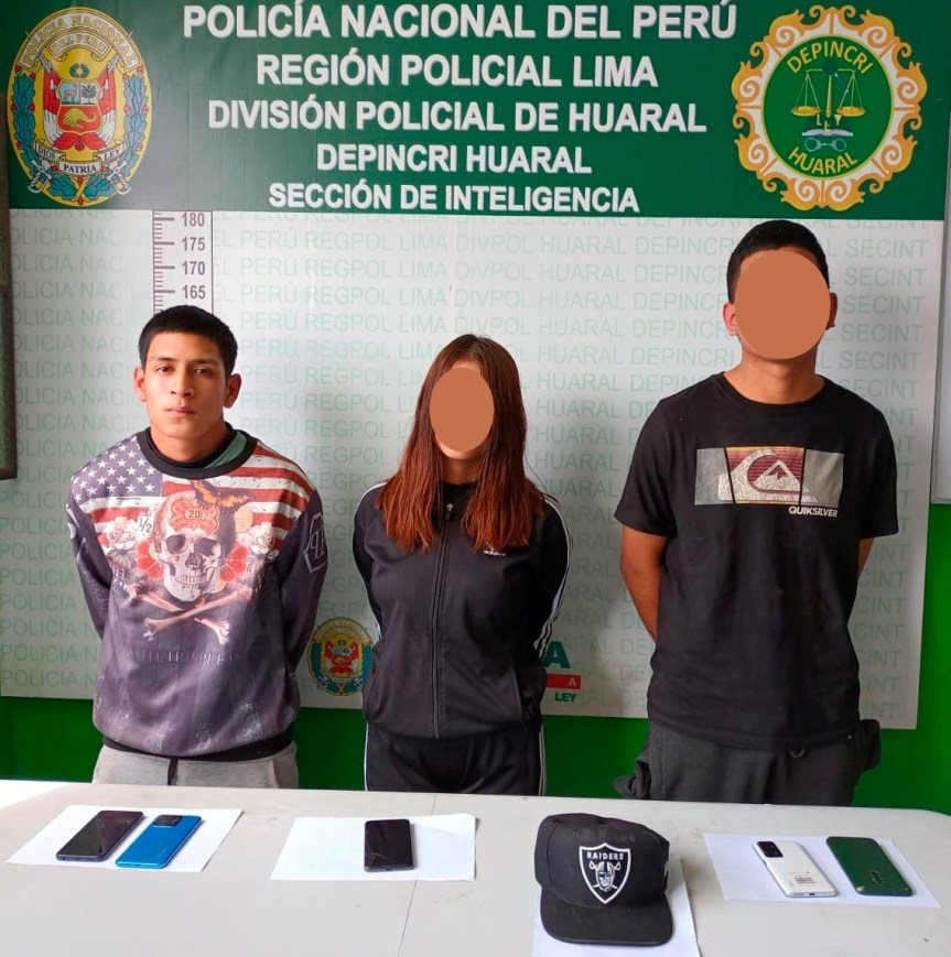 Tres personas, entre ellos dos menores de edad, fueron capturados tras asaltar a mano armada a&nbsp;ciudadano