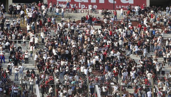 Tragedia en Ate: hincha fallece durante partido U vs. Sport Huancayo y se&nbsp;suspende