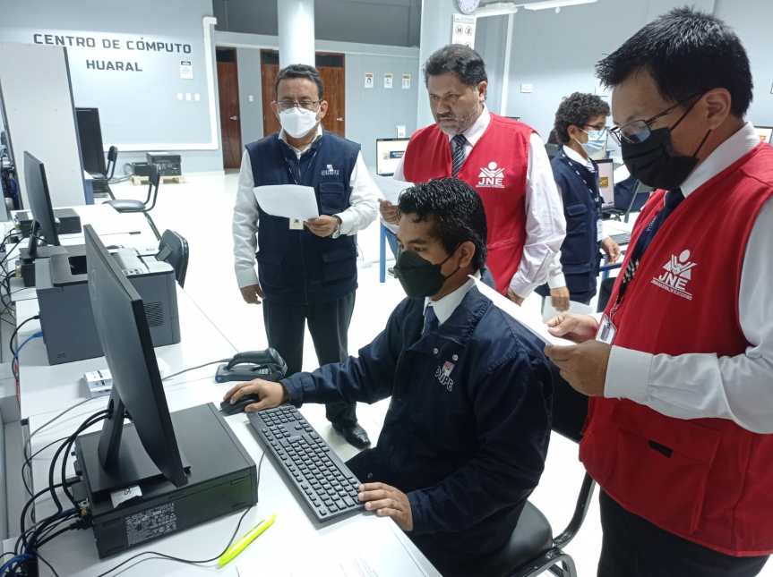 ODPE Huaral realizó simulacro del sistema de cómputo para los comicios del 4 de&nbsp;diciembre
