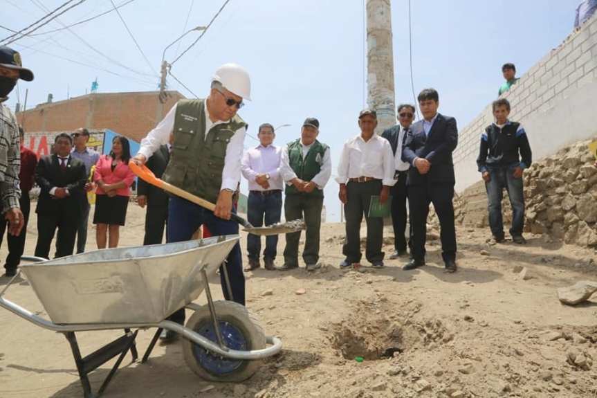 Ricardo Chavarría arranca con obra por 7 millones de soles, para el asfaltado y veredas del A.H. “El Carmen”, en&nbsp;Huaura