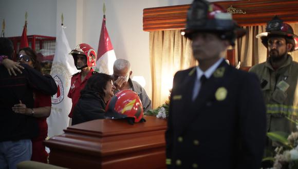Padre del bombero fallecido Ángel Torres: “Llora mi corazón, lloro como&nbsp;padre”