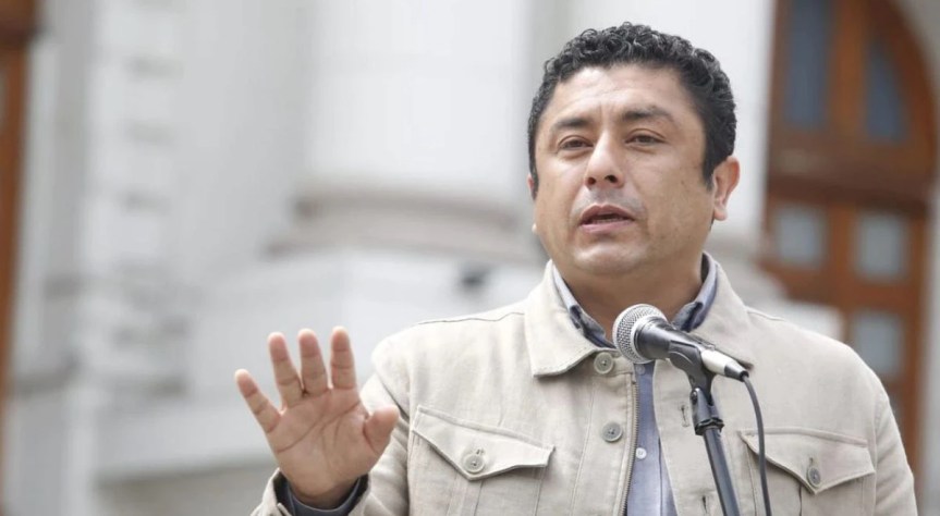 Guillermo Bermejo: “Traición a la patria sería entregar Tiwinza o sacar cocaína en avión&nbsp;presidencial”