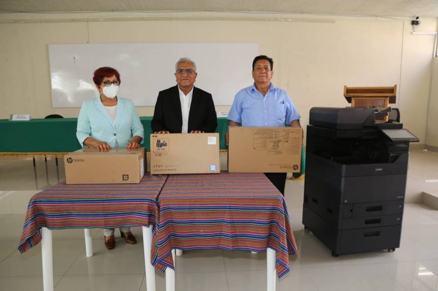 Ricardo Chavarría reconoce a servidores del Gore Lima, por su activa participación en la promoción de valores y lucha contra la corrupción, en la semana de la&nbsp;integridad