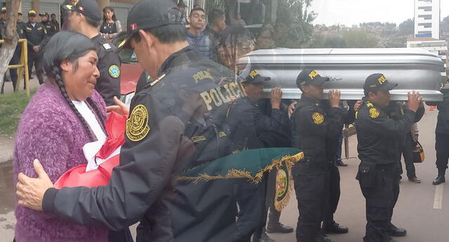 Madre de policía asesinado y quemado en Puno pide justicia: «Mi corazón está&nbsp;partido»
