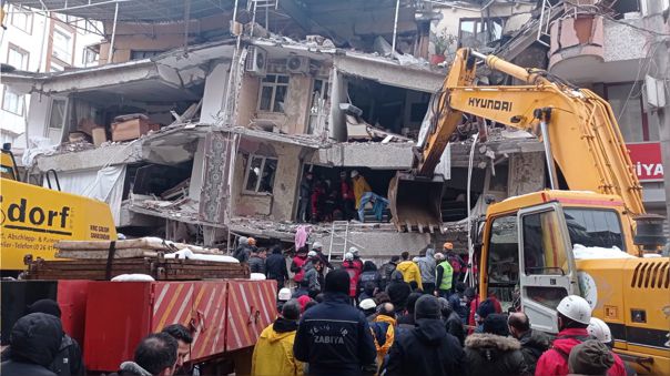 Ascienden a cerca de 2 300 los muertos por el terremoto cerca de la frontera entre Turquía y&nbsp;Siria