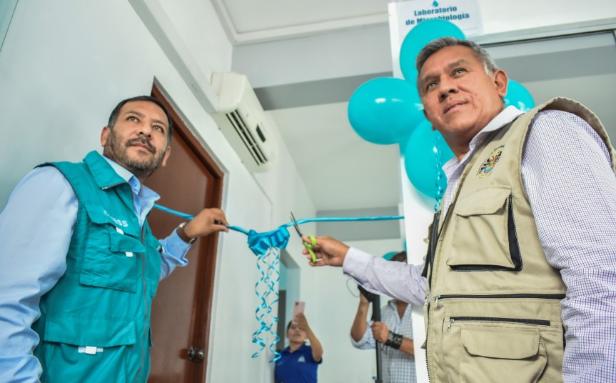 Alcalde Fernando Cárdenas apadrinó laboratorio para el Control de Calidad de Emapa Huaral&nbsp;S.A.