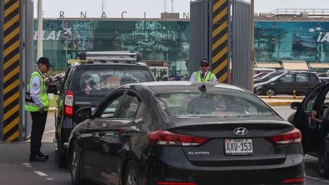 Aeropuerto Jorge Chávez: Taxistas deberán acreditar que pasajero solicitó servicio para&nbsp;ingresar