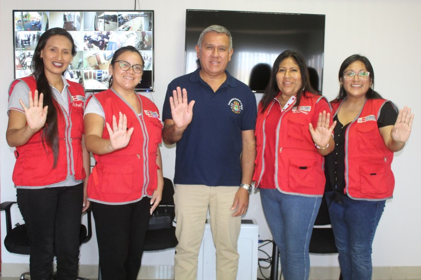 Alcalde Fernando Cárdenas sostiene reunión de trabajo con representante del CEM&nbsp;Huaral