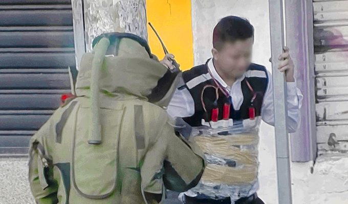 ¡Pánico en Ecuador! extorsionadores atan bomba al cuerpo de un trabajador de&nbsp;joyería