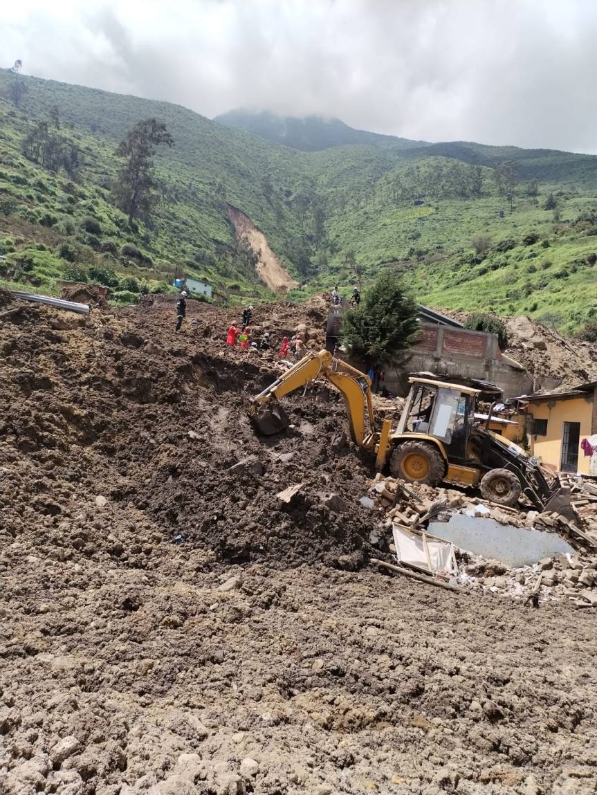 Maquinarias de la Municipalidad de Huaral brindan soporte en la intensa búsqueda y rescate de las víctimas por alud en la Perla&nbsp;Chaupis
