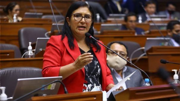 Congresista Katy Ugarte es denunciada por recortar sueldo a sus&nbsp;trabajadores