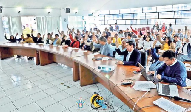 Contraloría cuestiona incremento en las dietas de&nbsp;regidores