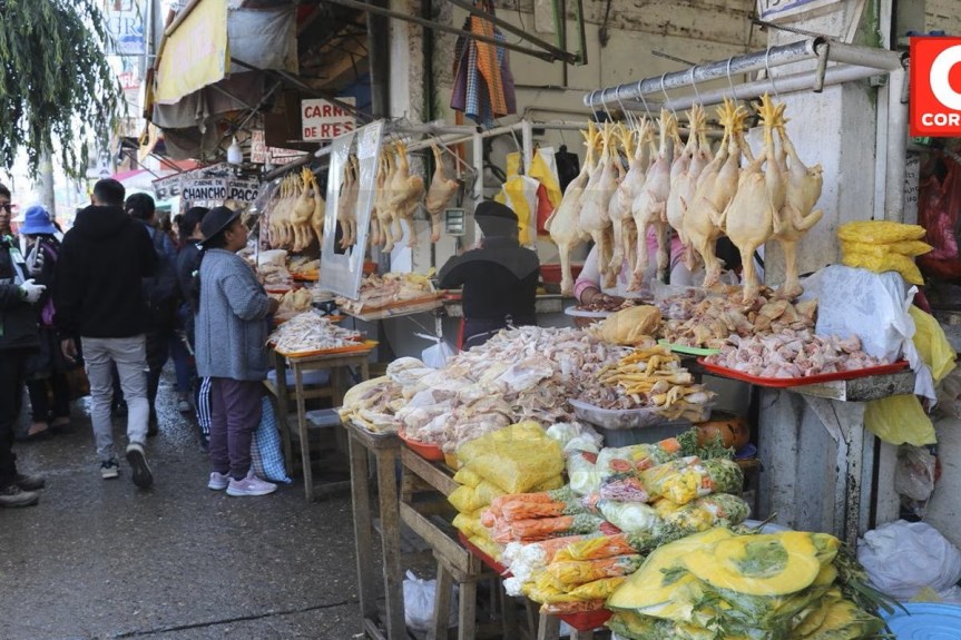 Extranjeros agreden a vigilante del mercado Modelo en&nbsp;Huancayo