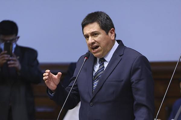 Luis Aragón propone crear una comisión que revise los permisos de construcción del megapuerto de&nbsp;Chancay