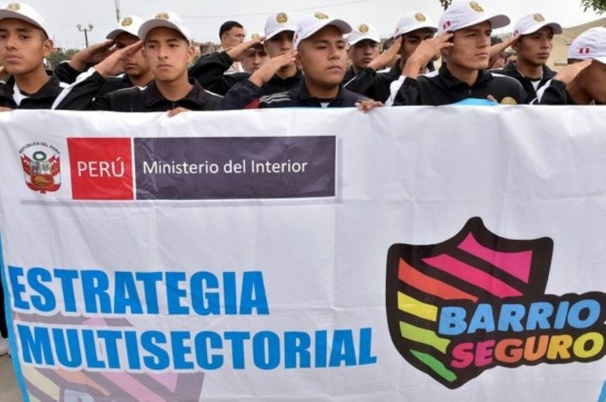 Ministerio del Interior presenta proyecto para dar becas y plaza laboral a jóvenes de «Barrio&nbsp;Seguro»