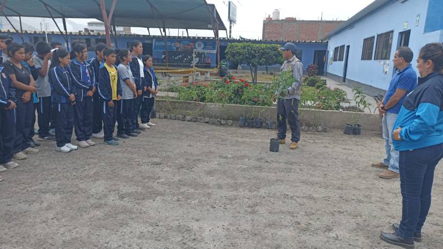 Municipalidad de Aucallama realiza actividad de Siembra y Reforestación en la I.E. N° 20444 «José Alejandro López Durand» de Chacra y&nbsp;Mar