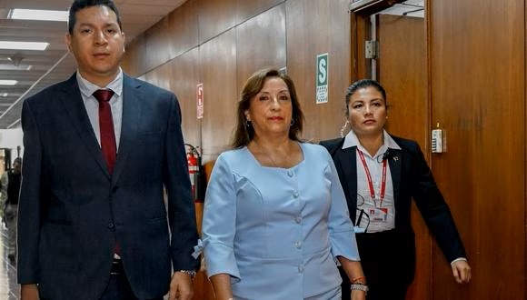 Dina Boluarte acude al Ministerio Público para responder por&nbsp;protestas