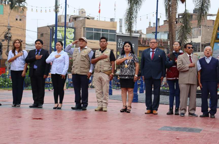 Autoridades y funcionarios participaron de la ceremonia de izamiento en el marco del Día del&nbsp;Maestro