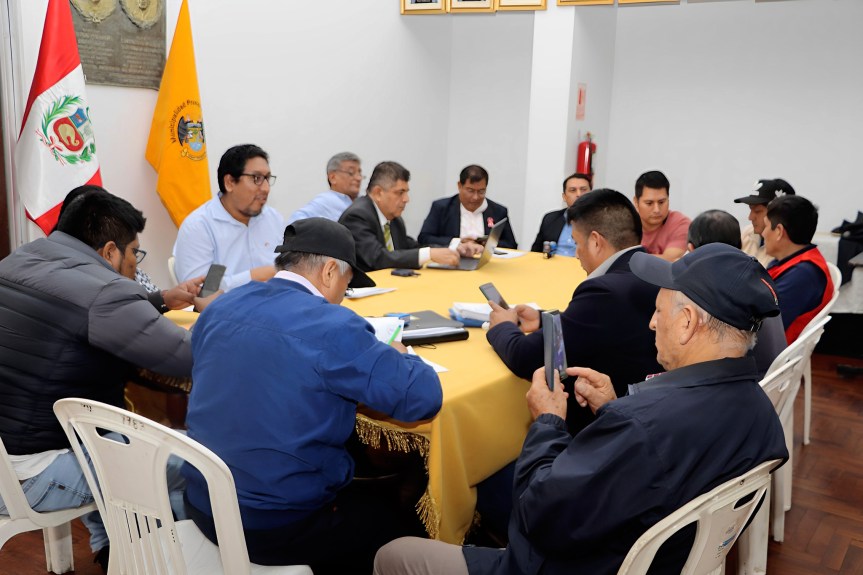 Comuna huaralina firma acta de acuerdo de beneficios para los trabajadores del régimen 728 y CAS obreros con el&nbsp;SOMUN