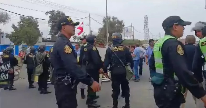 Defensoría del Pueblo informa que «se han bloqueado vías en 16 provincias» por&nbsp;manifestaciones