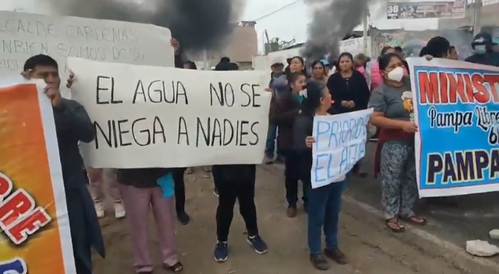 Chancay: pobladores de Pampa Libre bloquean la Panamericana Norte exigiendo dotación de&nbsp;agua