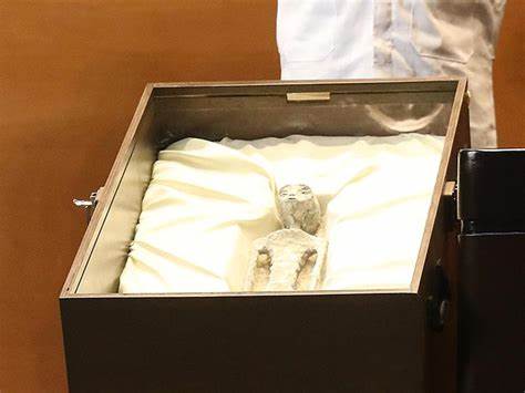 Presuntos extraterrestres presentados en Congreso de Mexico «son un fraude» afirma estudioso&nbsp;peruano