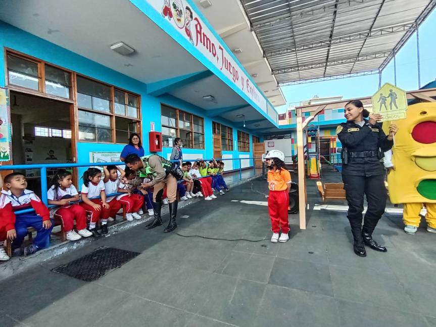 MPH y PNP desarrollaron charla para promover la conciencia vial en los estudiantes de la I.E. Emilia Barcia&nbsp;Bonifatti