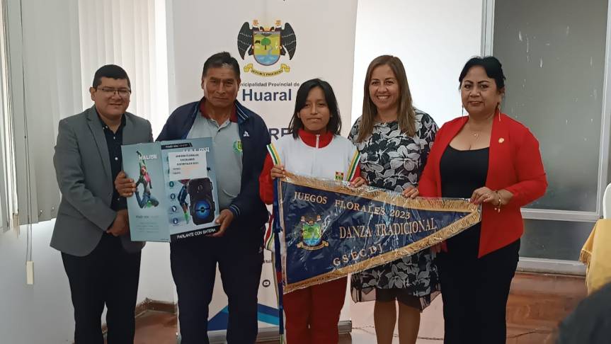 En emotiva ceremonia la MPH premió a los ganadores de los «Juegos Florales Distritales&nbsp;2023»