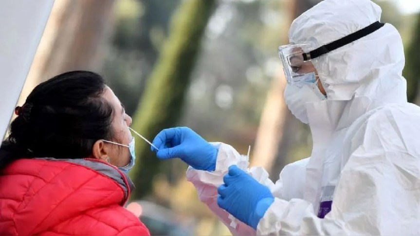 Minsa recomienda a la población vacunarse y usar mascarillas ante el incremento de casos&nbsp;COVID-19