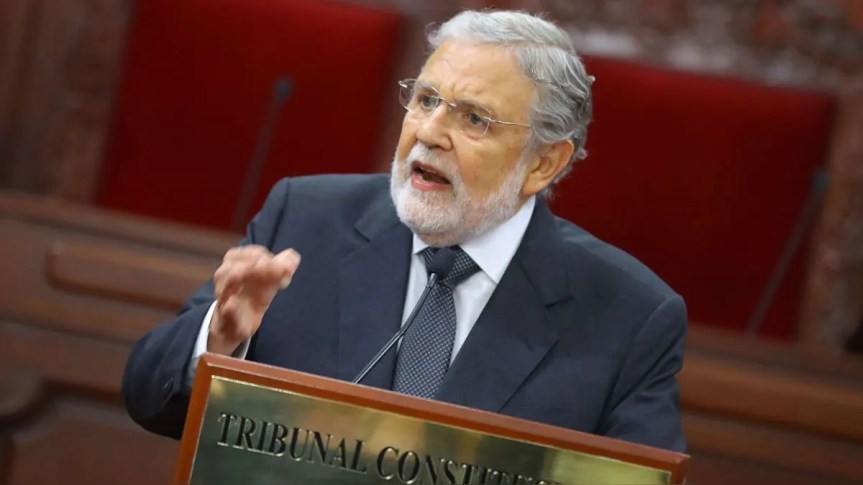 Ernesto Blume advierte que Manuel Monteagudo podría afrontar una vacancia del TC por exponer temas&nbsp;internos