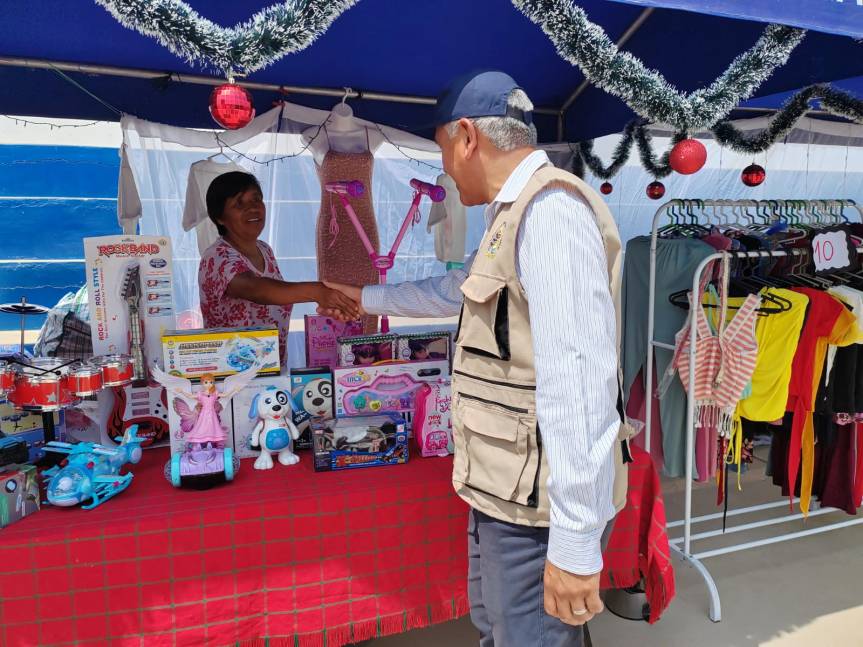 Comerciantes agradecieron a alcalde Fernando Cárdenas por brindarles la oportunidad de vender sus productos en la feria&nbsp;navideña