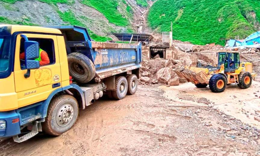 Alcalde provincial gestiona maquinaria pesada ante la Presidencia de la República para los distritos de Pacaraos y Santa Cruz de&nbsp;Andamarca