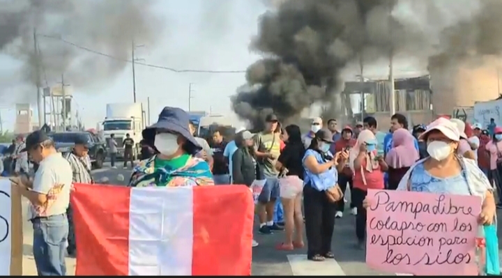 Chancay: manifestantes bloquean carretera Panamericana Norte exigen culminación de agua y&nbsp;desagüe