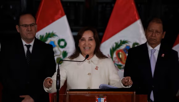 Dina Boluarte reaparece y arremete contra la prensa “tendenciosa”, pero no declara a&nbsp;periodistas