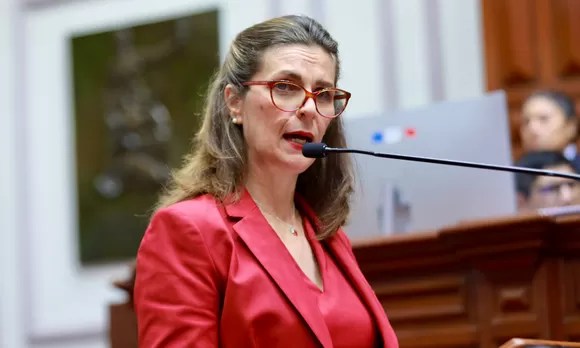 Ministra de Vivienda pide a la población “orar y rezar” para evitar que autoridades “estén tentados en&nbsp;robar”