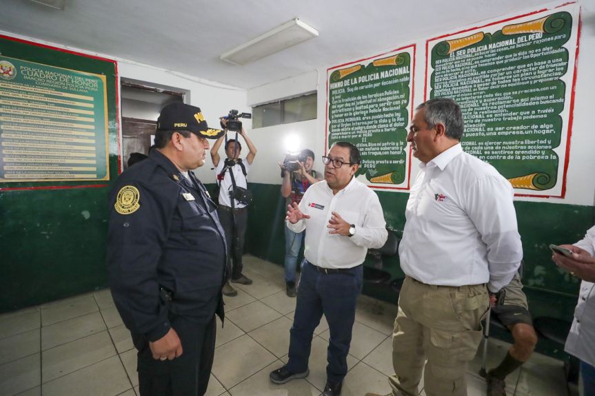 Piura: El ministro del Interior ordena cambiar a todos los policías de&nbsp;Sullana