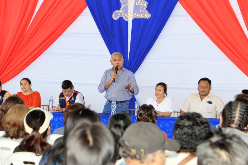Alcalde Fernando Cárdenas agasaja por su aniversario a Juntas Vecinales del distrito de&nbsp;Huaral